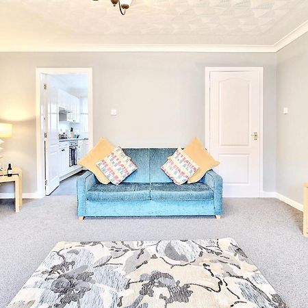 Railroad Apartment Wishaw  Luaran gambar